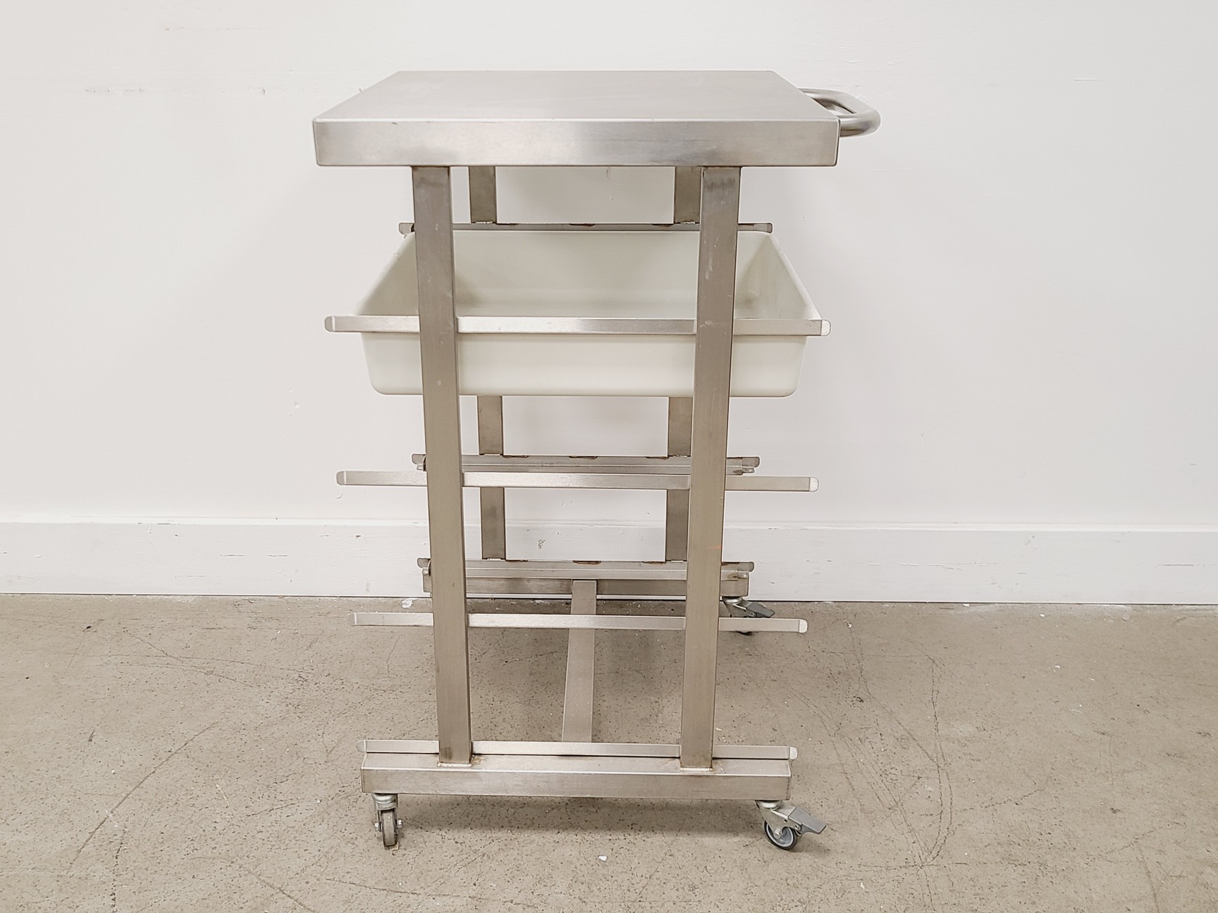 Image of Mobile Metal 3-Shelf Utility Cart w/ 1 x Grey Plastic Tray