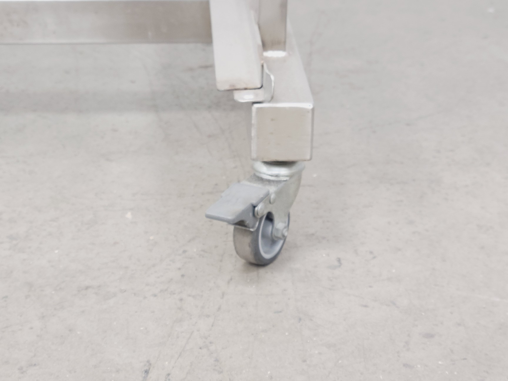Image of Mobile Metal 3-Shelf Utility Cart w/ 1 x Grey Plastic Tray