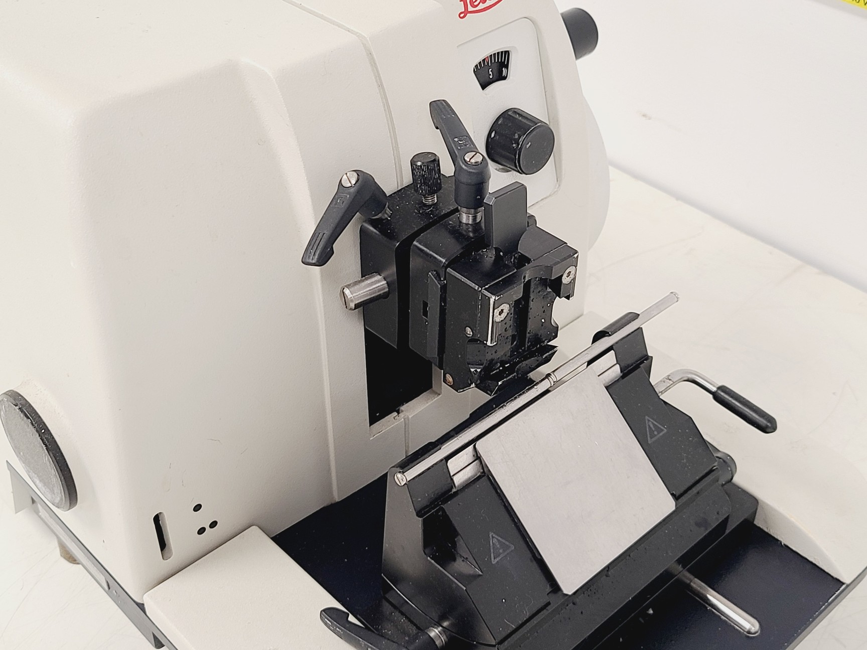 Image of Leica RM 2135 Manual Rotary Microtome