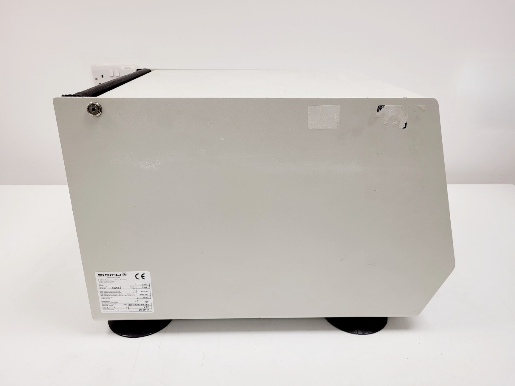 Image of Sigma SciQuip 3-15 Benchtop Centrifuge W/ 11133 Rotor 5500RPM