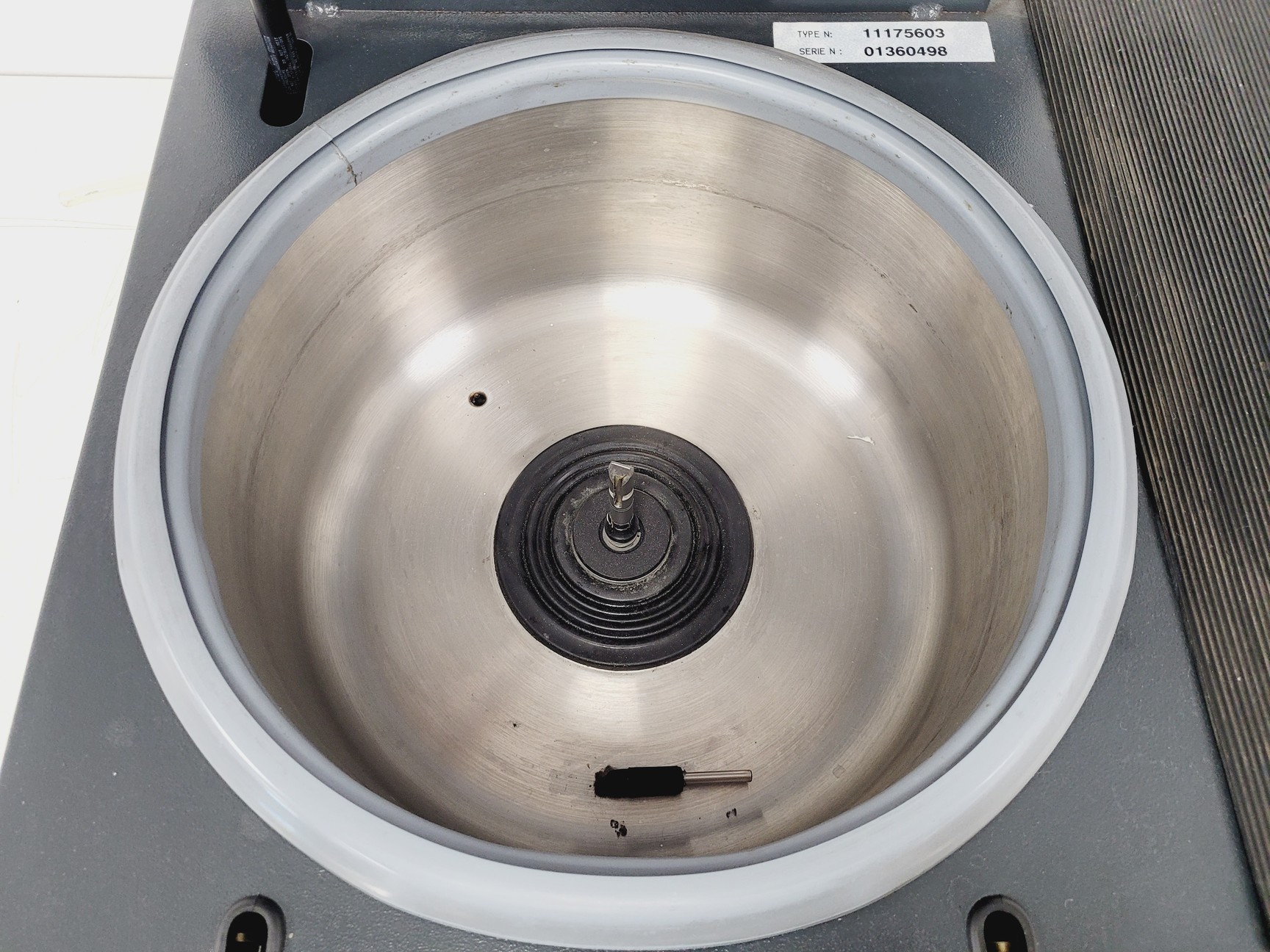 Image of Jouan BR4i Benchtop Laboratory Centrifuge w/ S40 Rotor & 0798/67 Buckets