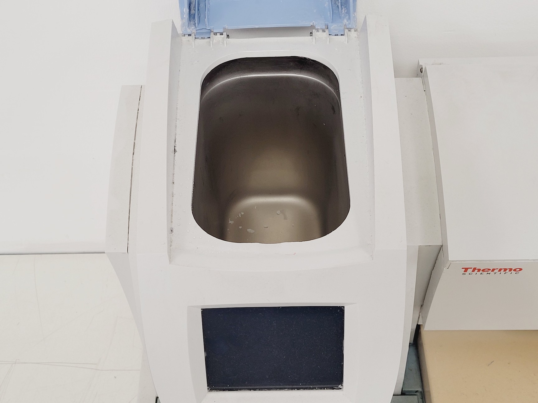 Image of Thermo Scientific HistoStar A81000101 Embedding Module Lab