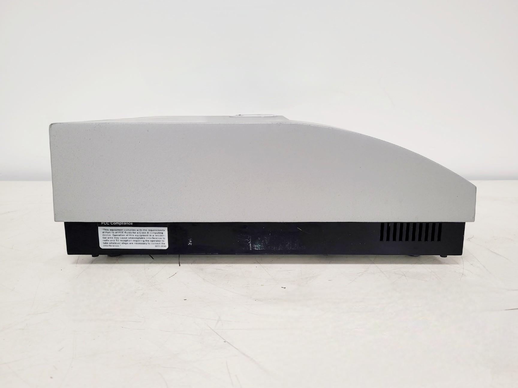 Image of BioTek EL800 Absorbance Microplate Reader Lab