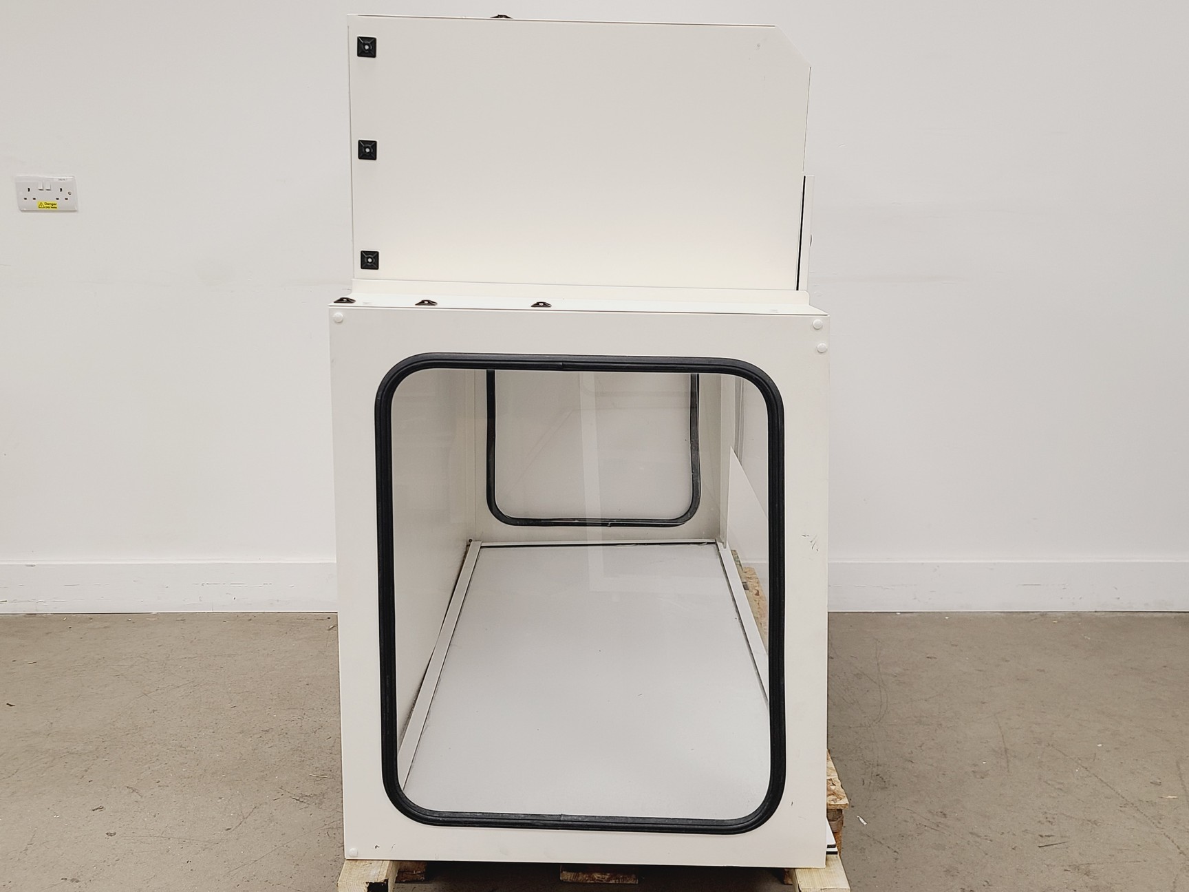 Image of FumeCare FC-25-01 Ductless Fume Hood Lab