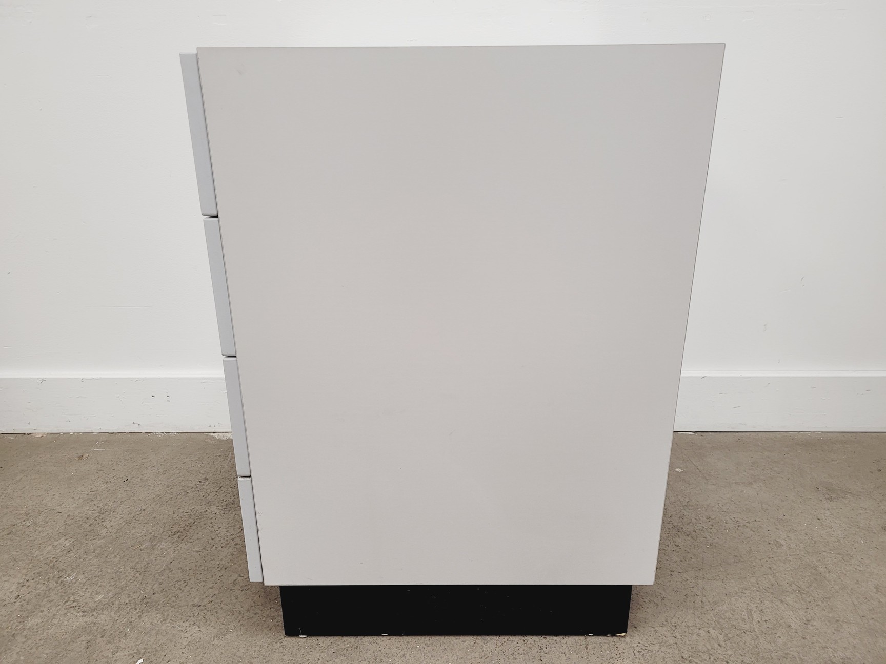 Image of Job lot of 4 x 4-Drawer Underbench Chests of Drawers Lab