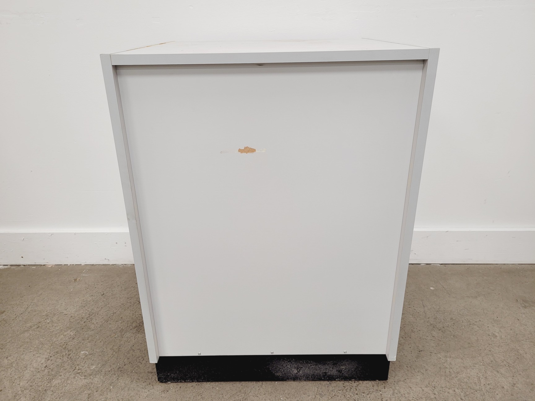 Image of Job lot of 4 x 4-Drawer Underbench Chests of Drawers Lab