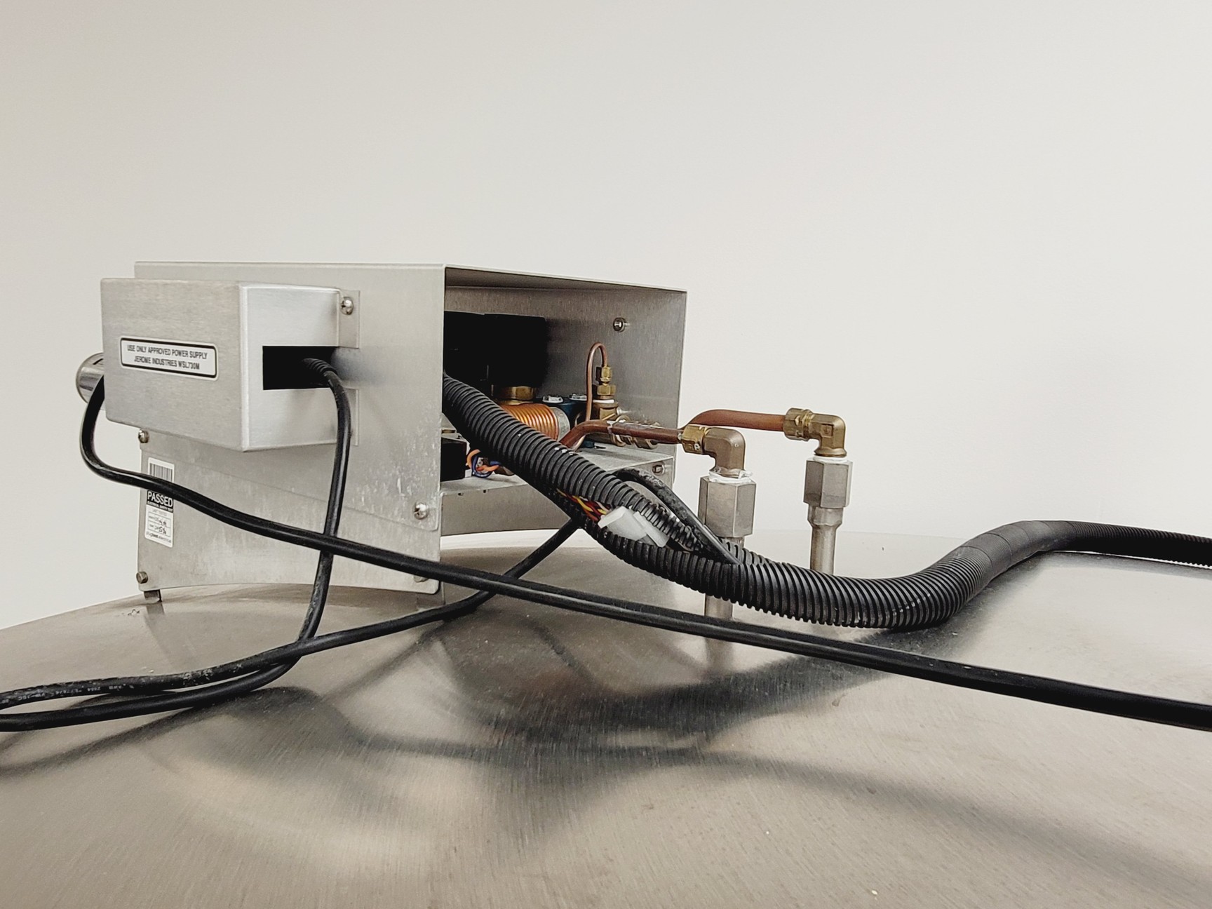 Image of MVE 1894R-190AF-GB LN2 Liquid Nitrogen Cryogenic Freezer