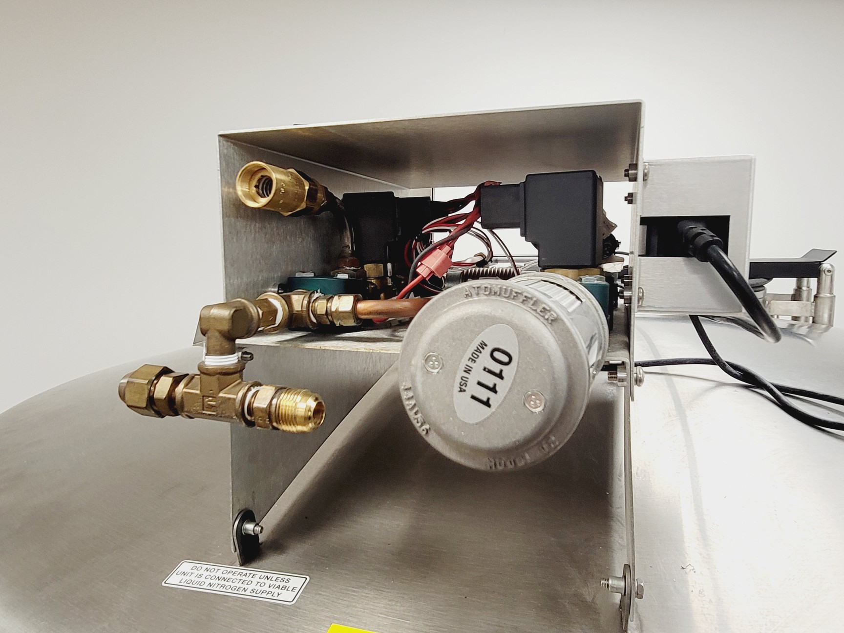 Image of MVE 1894R-190AF-GB LN2 Liquid Nitrogen Cryogenic Freezer