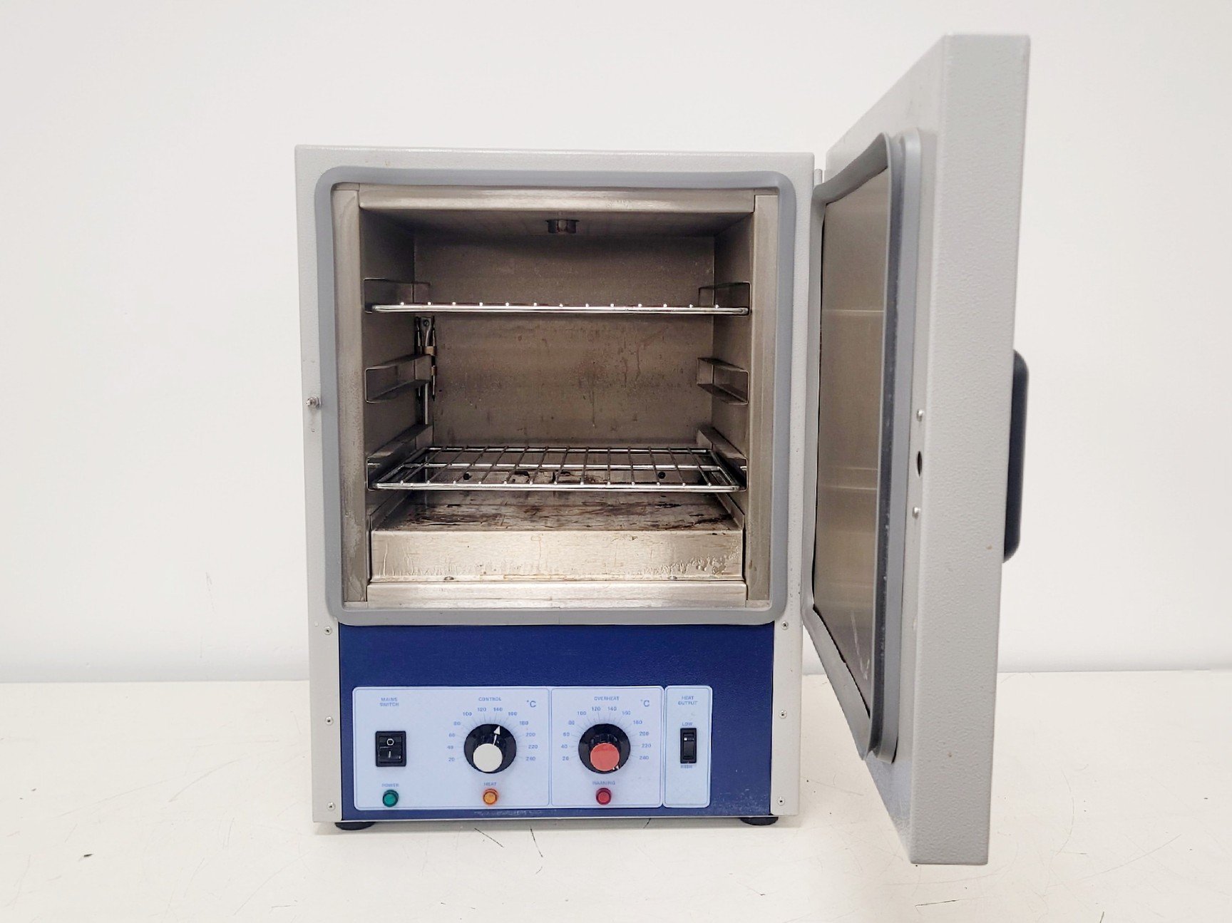 Image of Leader Laboratory Oven Model: GPIS/30/SS/250/HYD