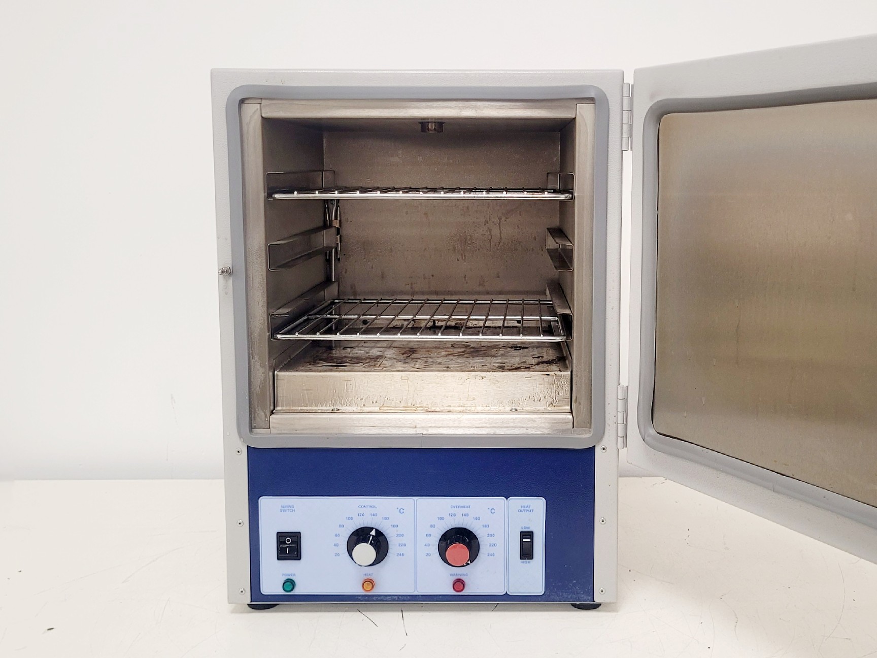 Image of Leader Laboratory Oven Model: GPIS/30/SS/250/HYD