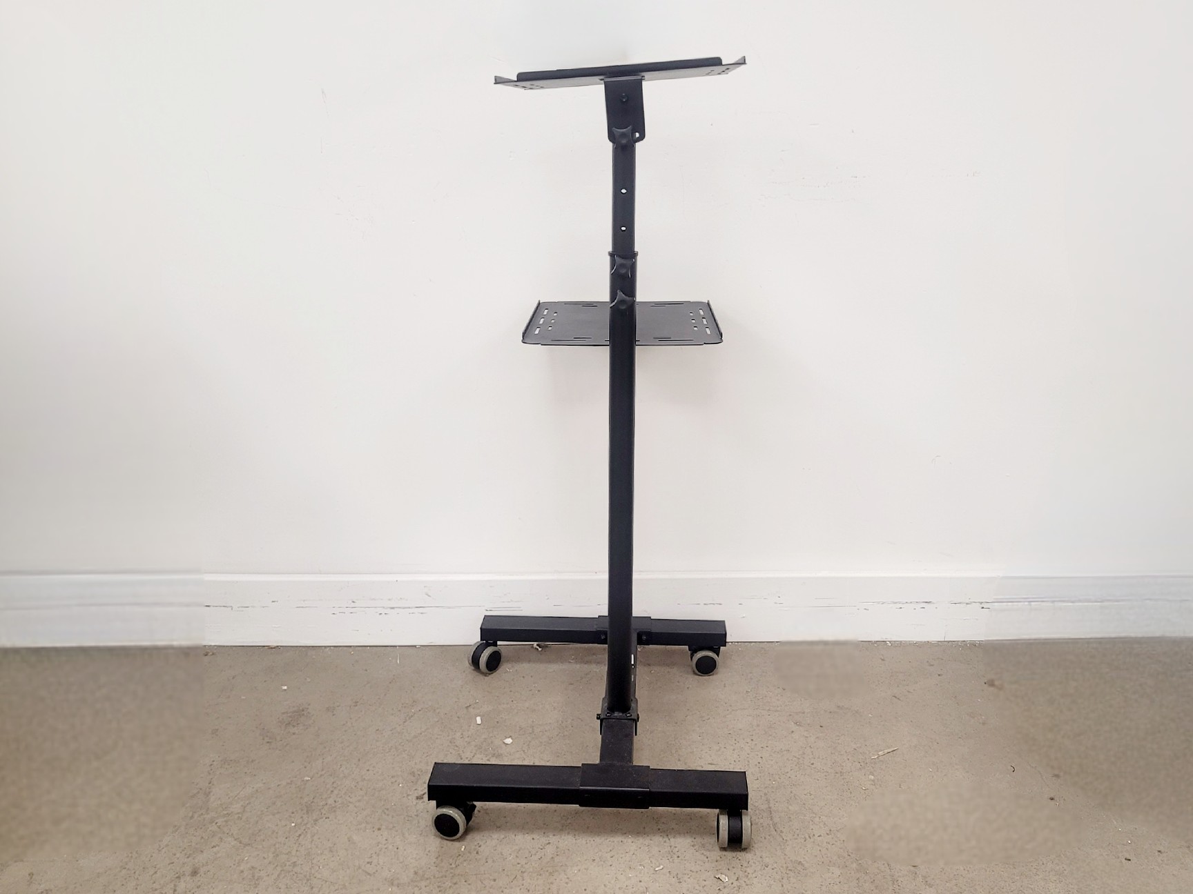 Image of StarTech Mobile Projector and Laptop Stand up to 10kg/22lb (ADJPROJCART)