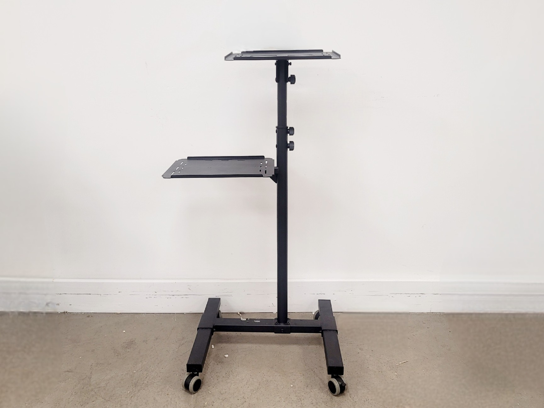 Image of StarTech Mobile Projector and Laptop Stand up to 10kg/22lb (ADJPROJCART)