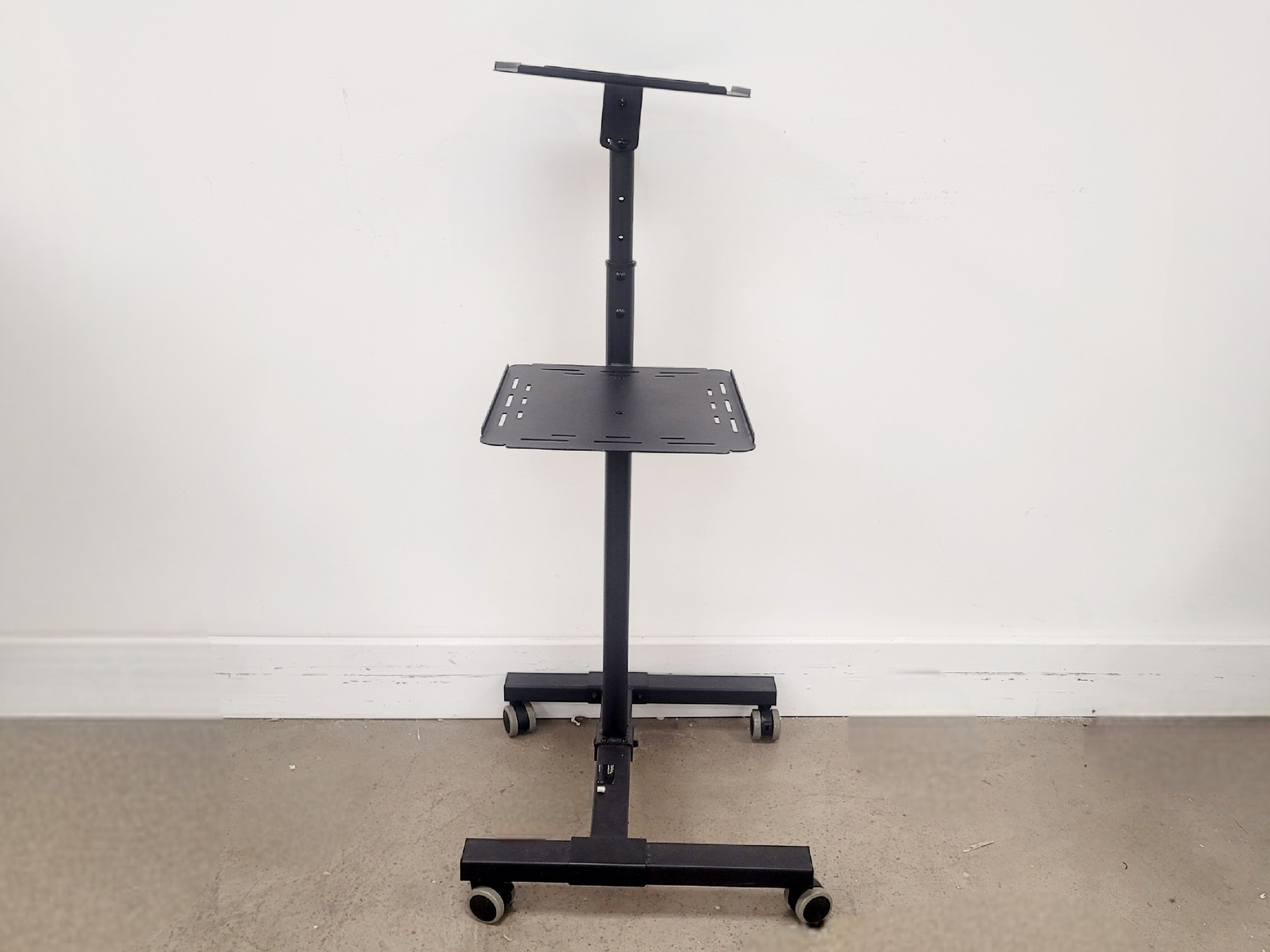 Image of StarTech Mobile Projector and Laptop Stand up to 10kg/22lb (ADJPROJCART)
