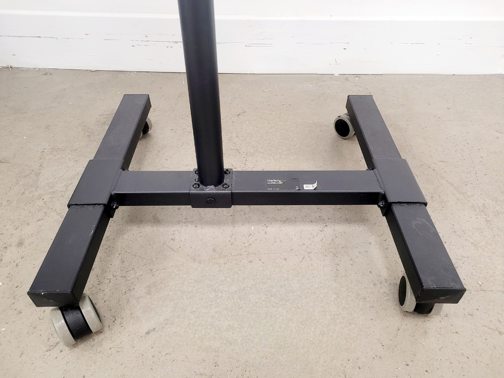 Image of StarTech Mobile Projector and Laptop Stand up to 10kg/22lb (ADJPROJCART)