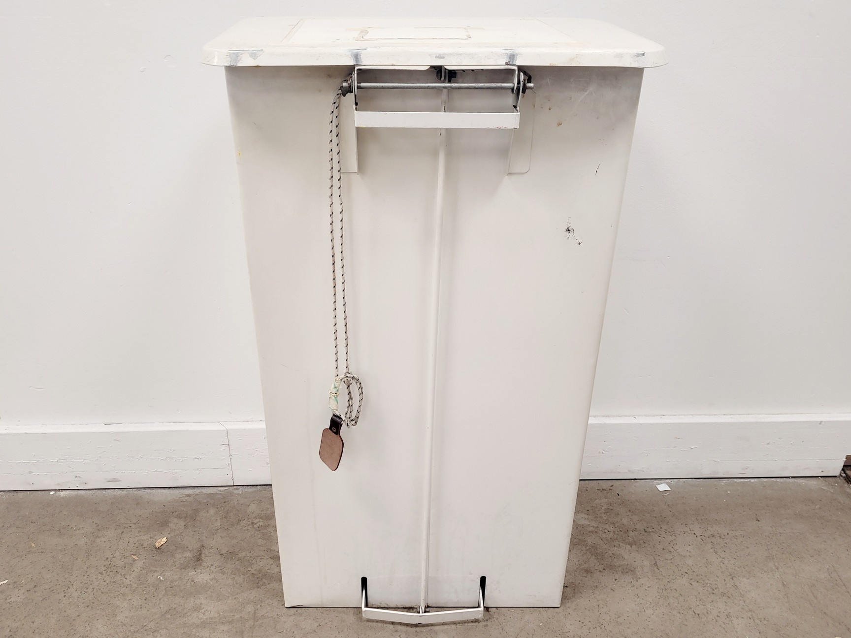 Image of 7 x Laboratory Clinical Waste Pedal Bins Yellow/White
