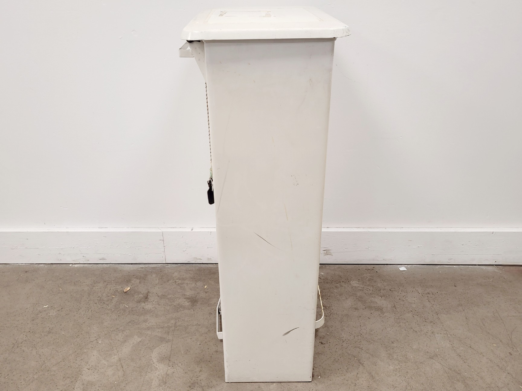 Image of 7 x Laboratory Clinical Waste Pedal Bins Yellow/White