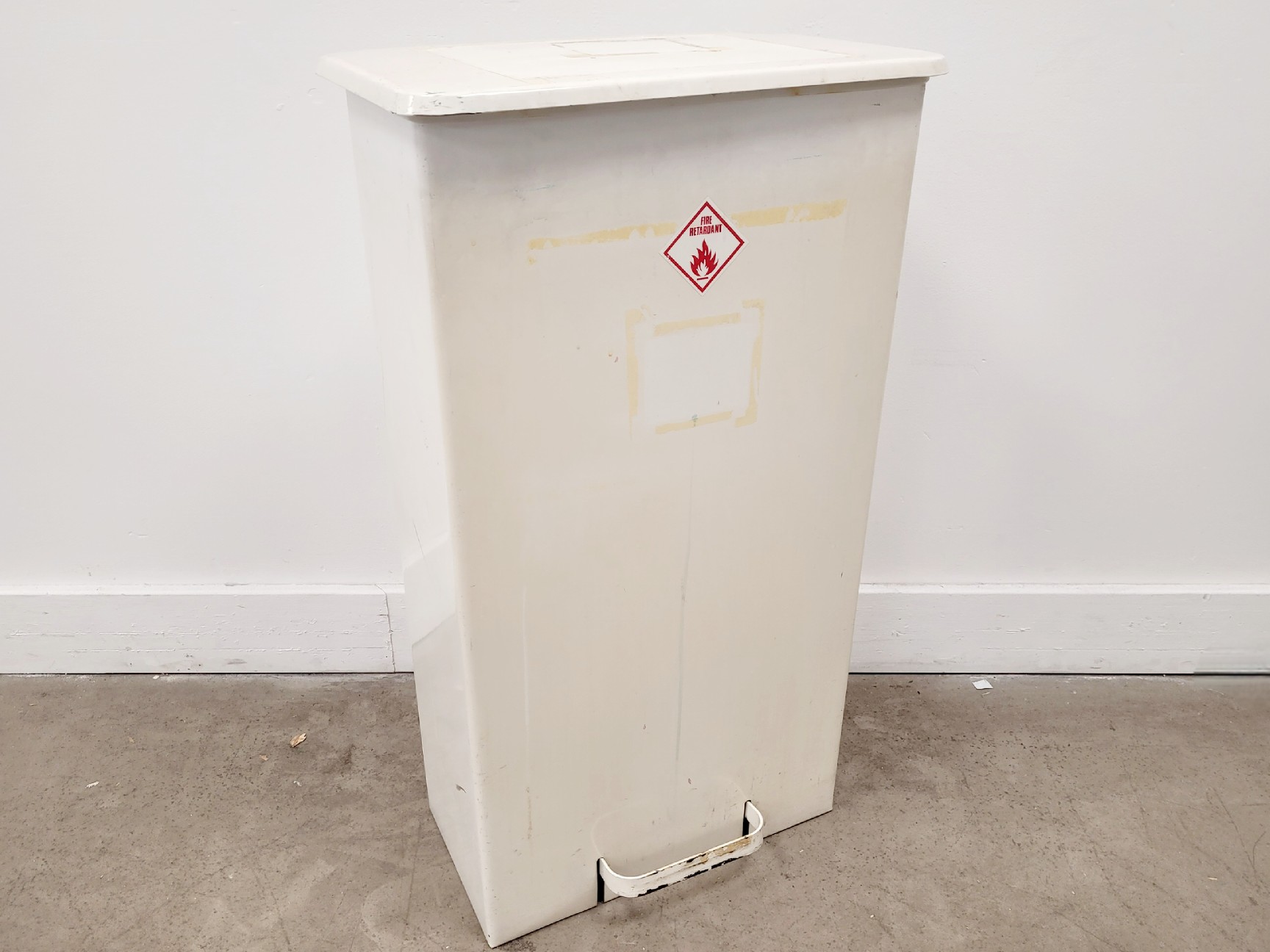 Image of 7 x Laboratory Clinical Waste Pedal Bins Yellow/White