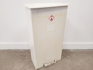 Thumbnail image of 7 x Laboratory Clinical Waste Pedal Bins Yellow/White