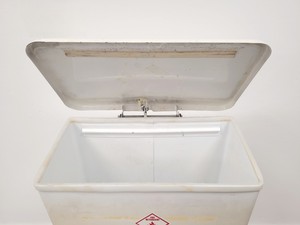 Thumbnail image of 7 x Laboratory Clinical Waste Pedal Bins Yellow/White