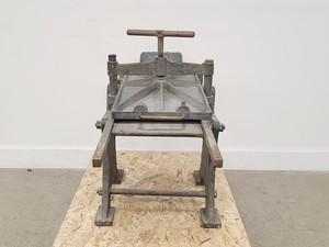 Thumbnail image of HW&Co London 'Lion' Antique Metal Press
