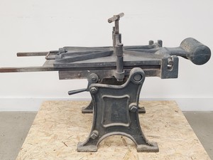 Thumbnail image of HW&Co London 'Lion' Antique Metal Press