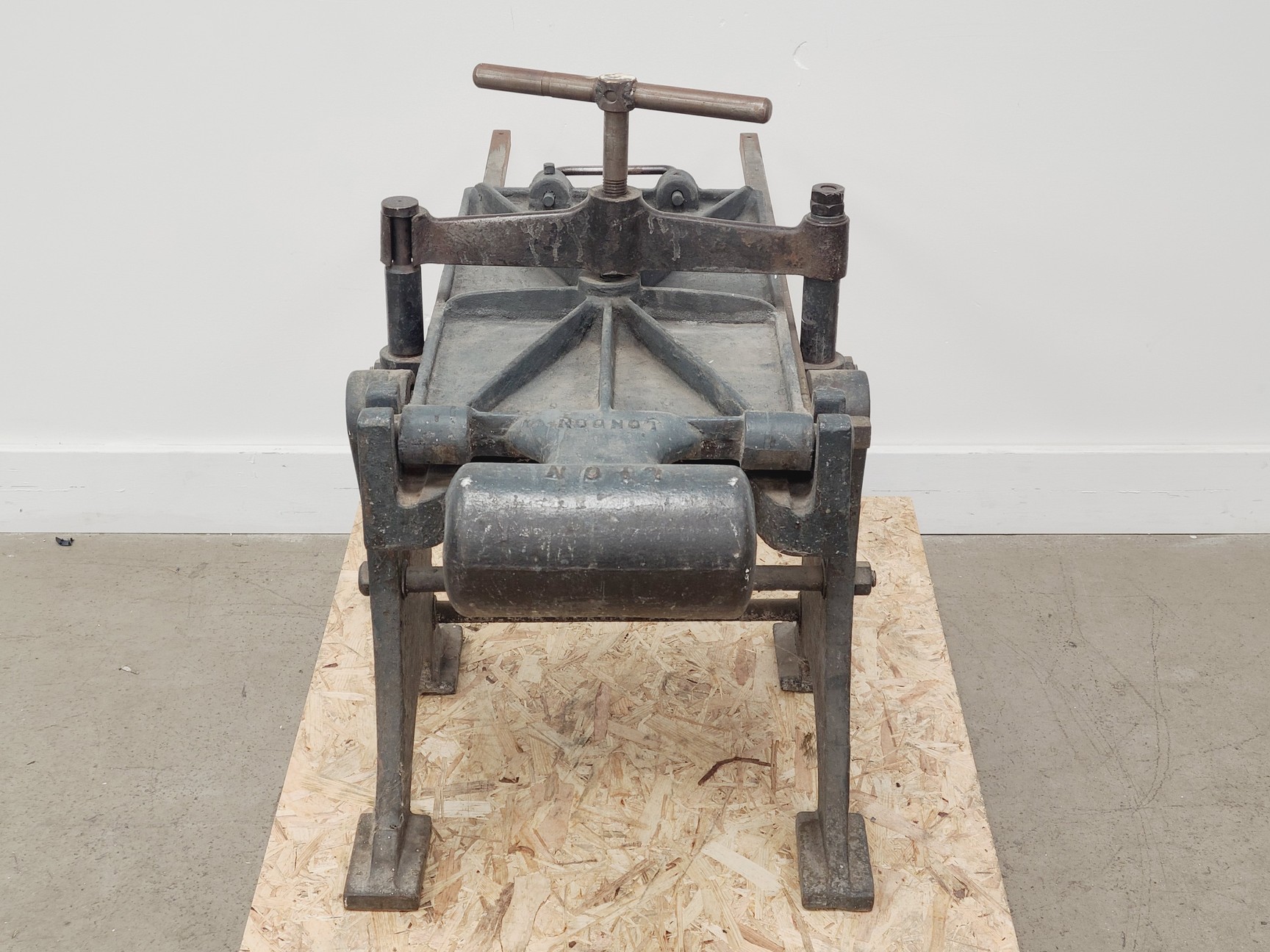 Image of HW&Co London 'Lion' Antique Metal Press