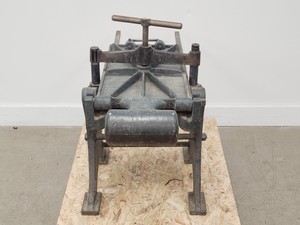 Thumbnail image of HW&Co London 'Lion' Antique Metal Press