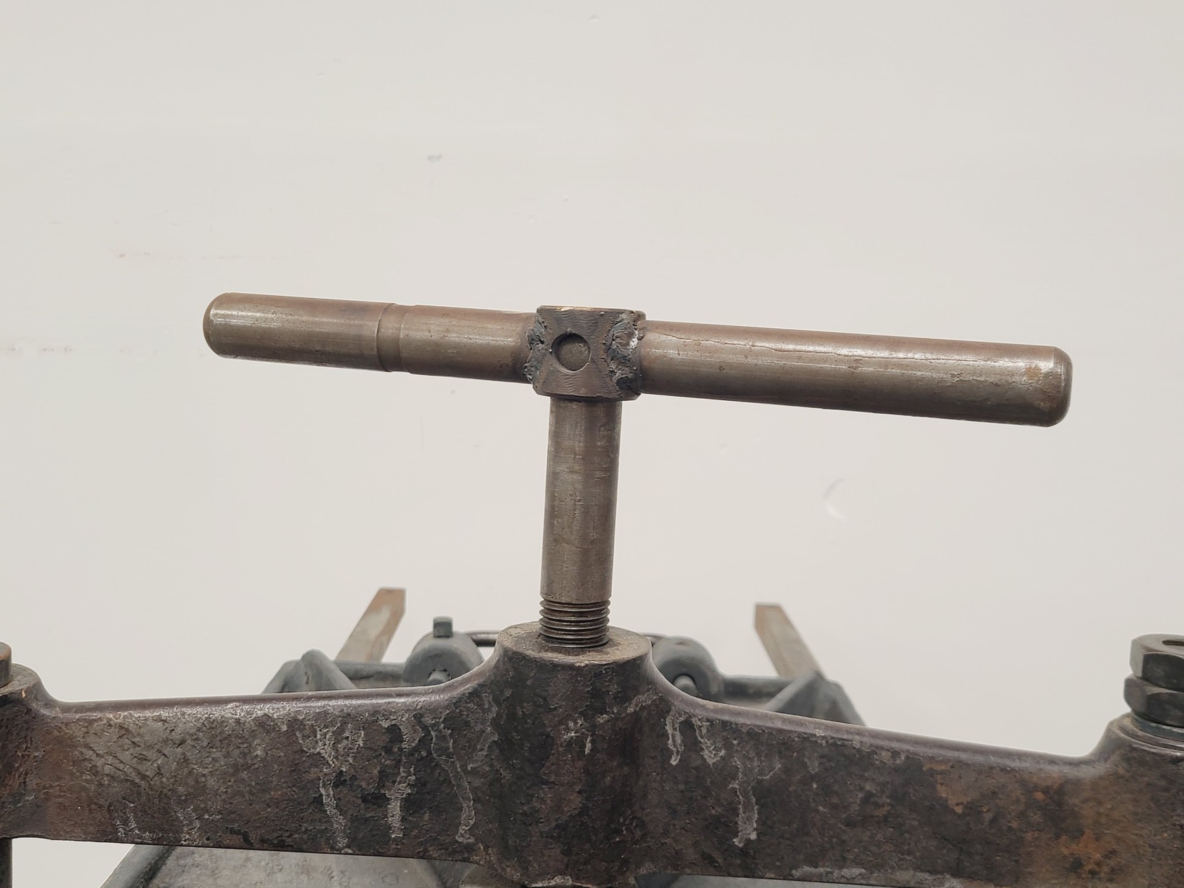 Image of HW&Co London 'Lion' Antique Metal Press