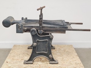 Thumbnail image of HW&Co London 'Lion' Antique Metal Press