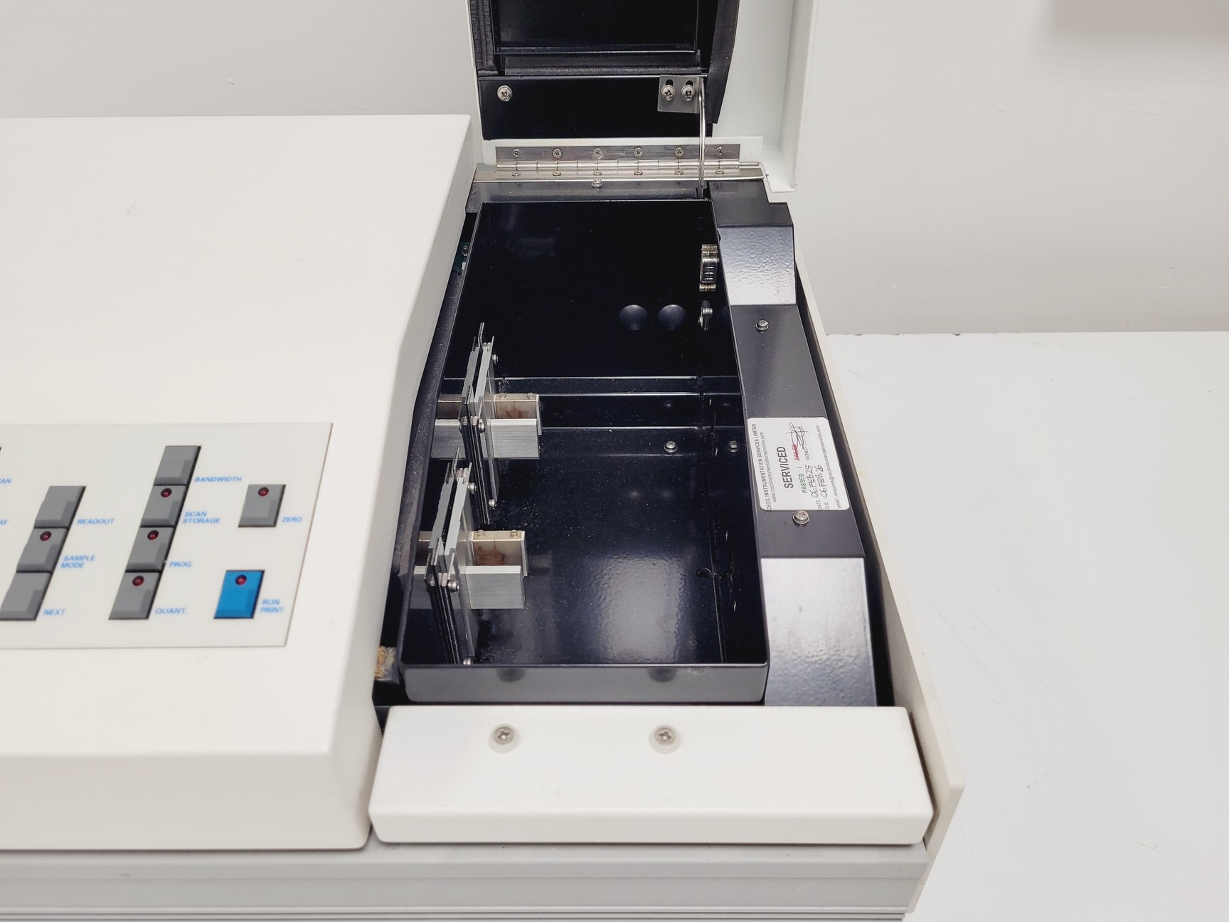 Image of Cecil Aquarius CE 7200 UV/VIS Spectrophotometer Lab