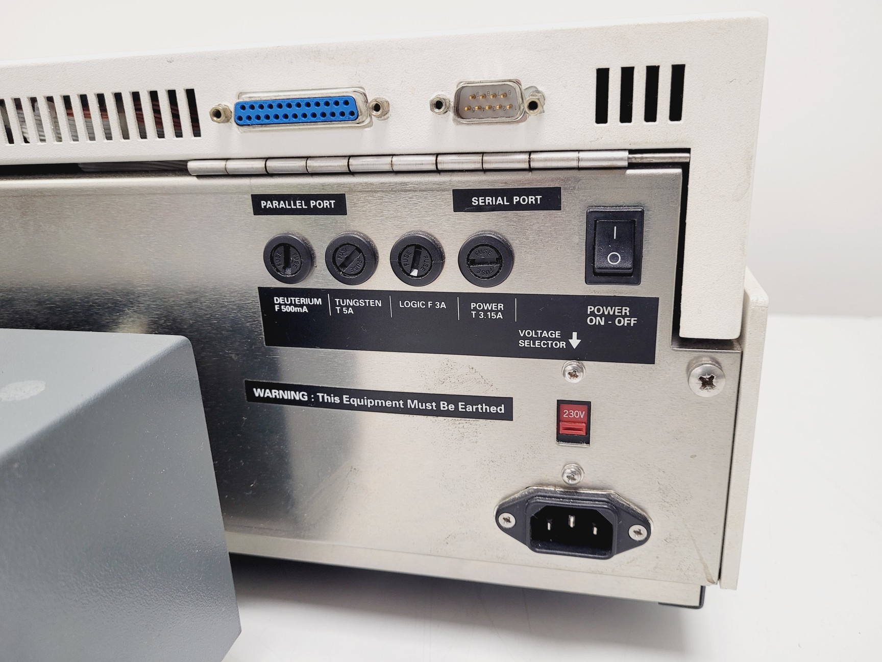 Image of Cecil Aquarius CE 7200 UV/VIS Spectrophotometer Lab