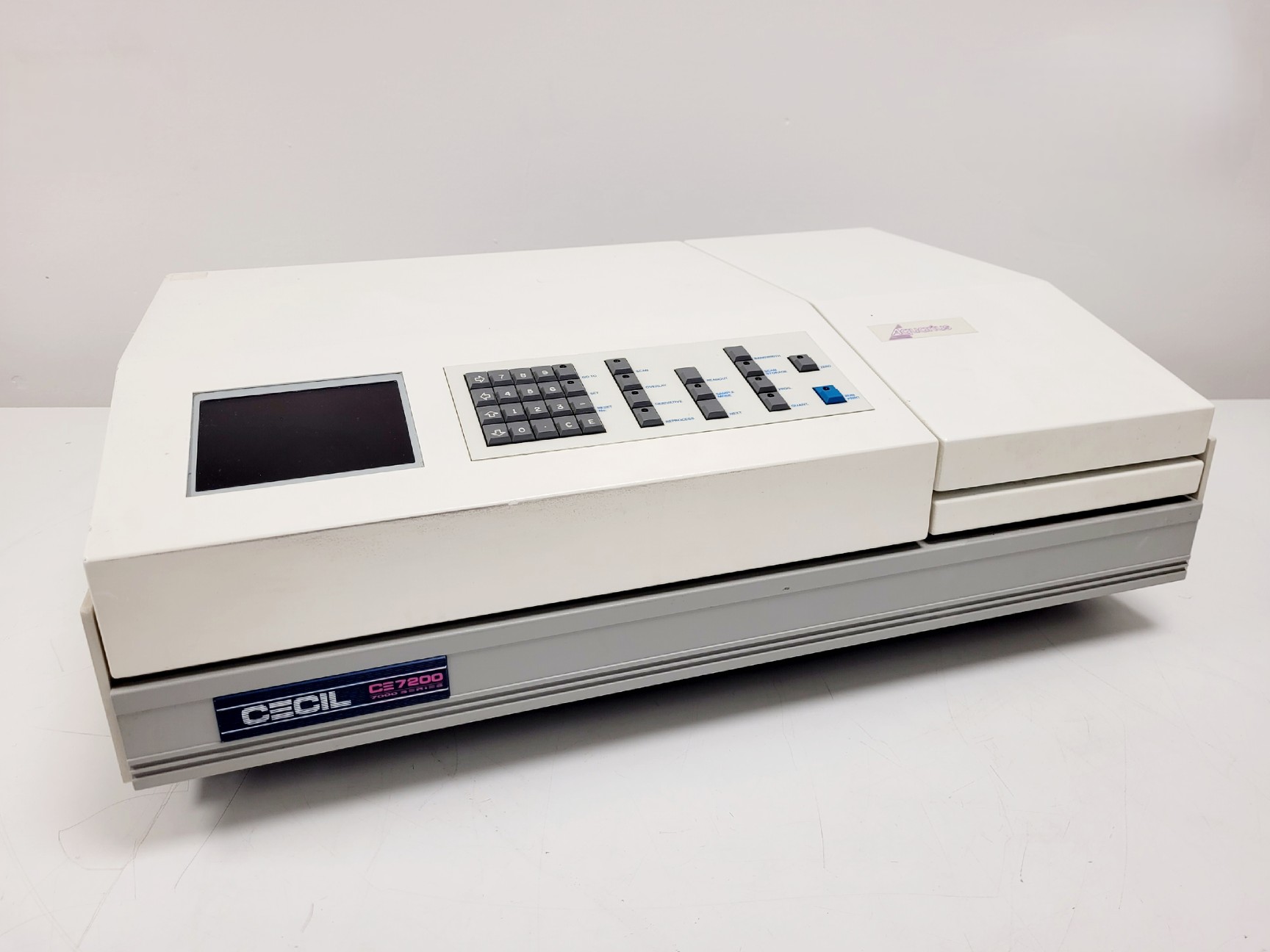 Image of Cecil Aquarius CE 7200 UV/VIS Spectrophotometer Lab