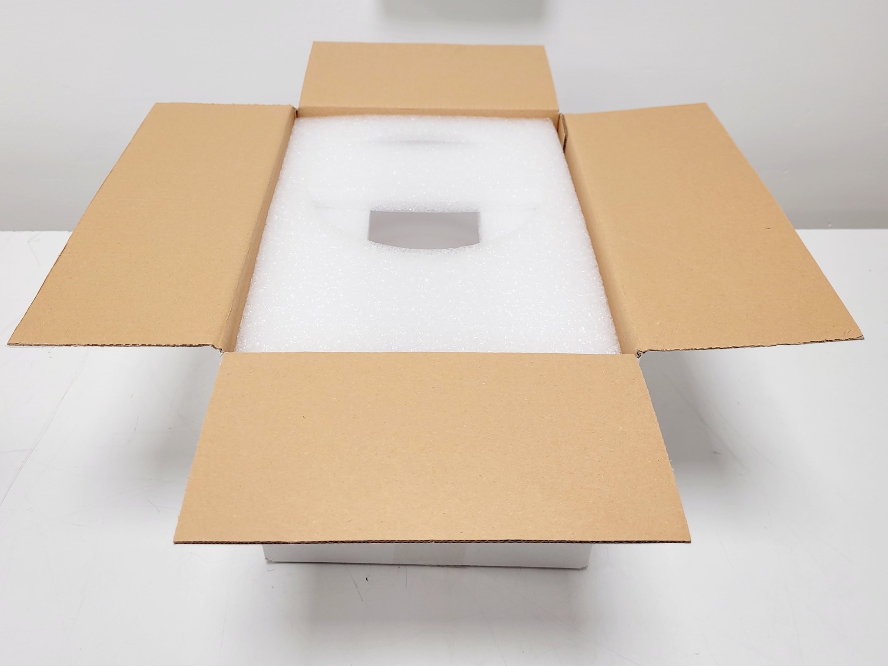 Image of INTEGRA Vacusafe with Integrated Vacuum Pump Part No. 158310 in Box