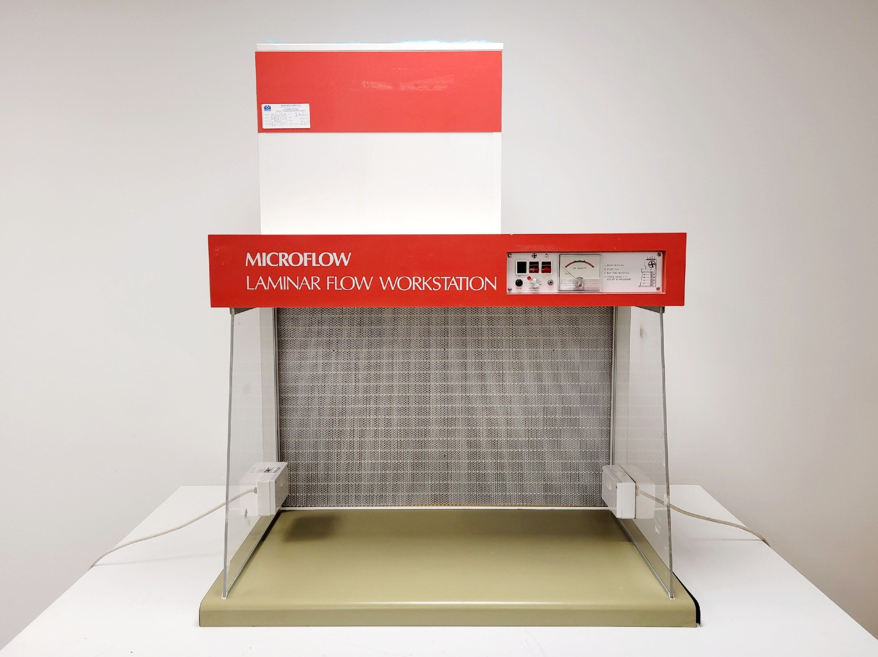 Image of M.D.H LTD Microflow Laminar Flow Workstation