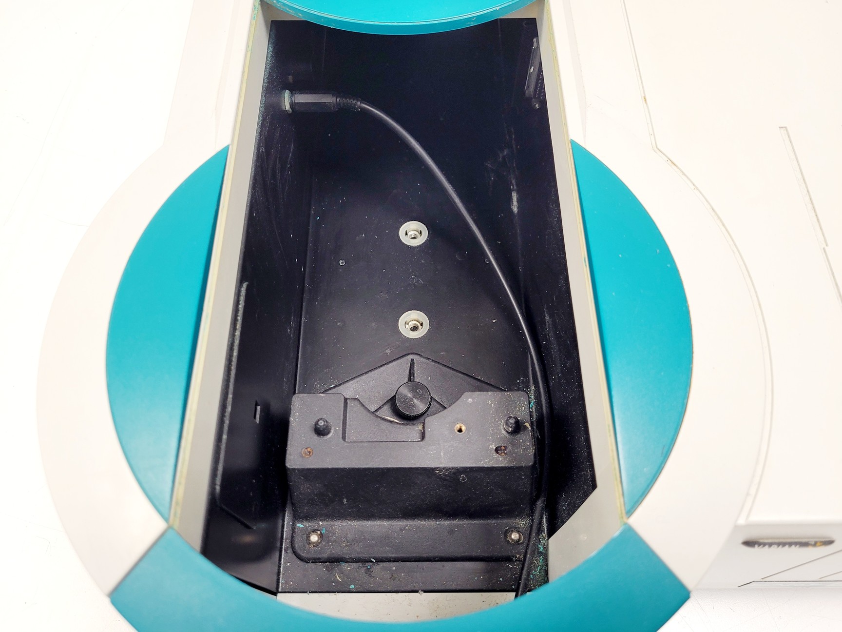 Image of Varian Cary 50 Scan UV-Visible Spectrophotometer W/ PCI Cards and Manuals