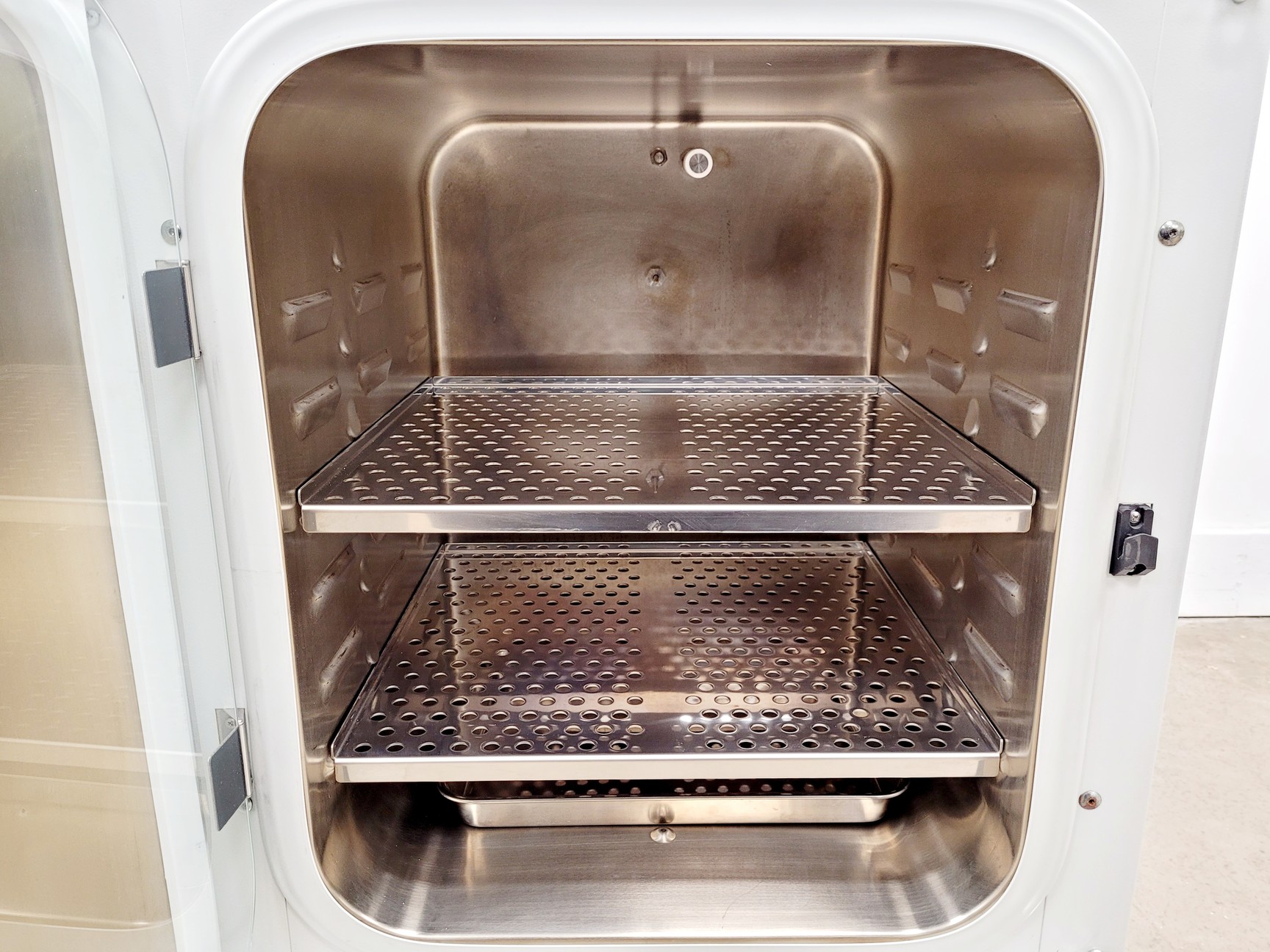 Image of Binder C150 Benchtop Incubator