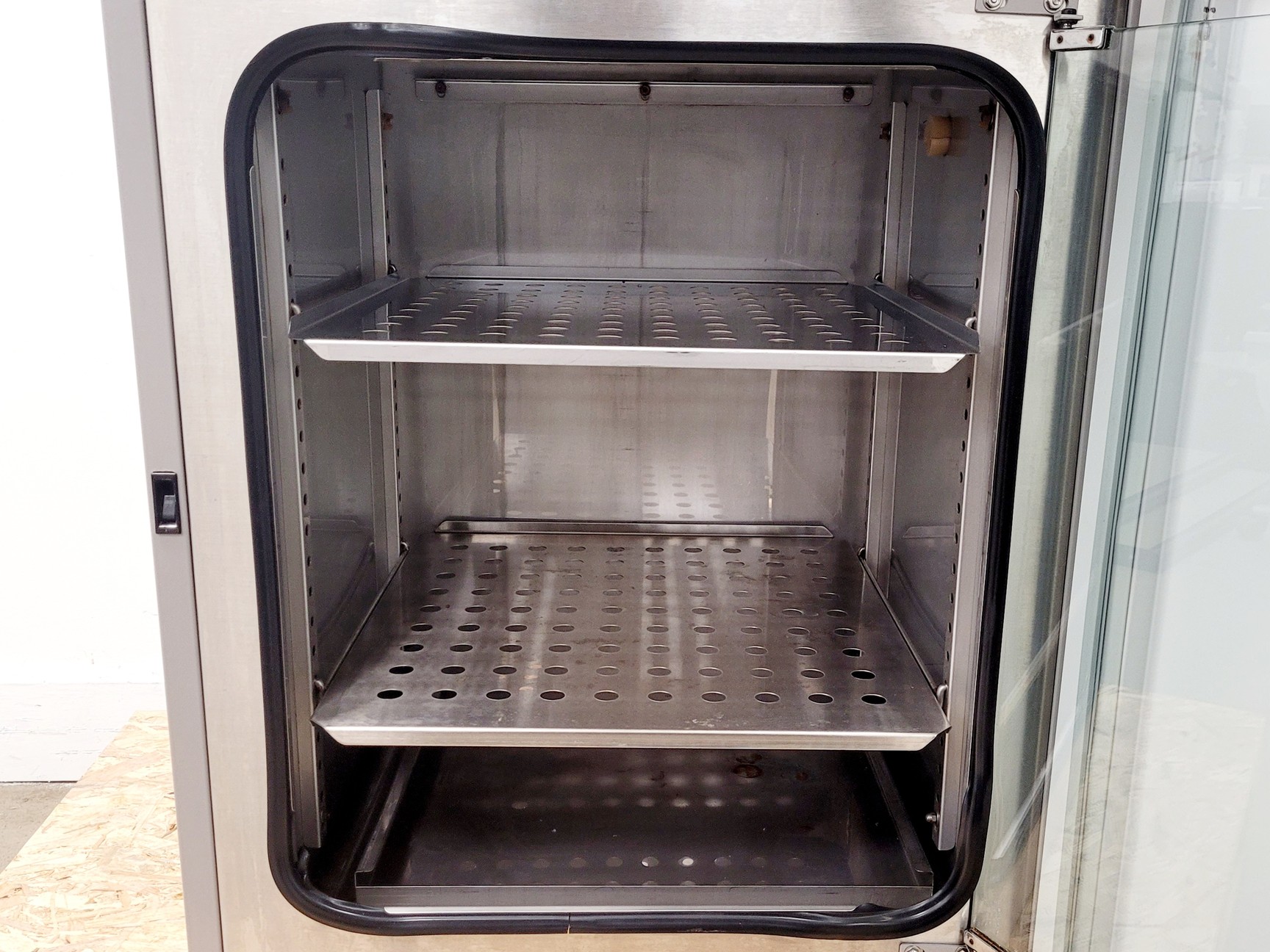 Image of Borolabs Shellab 2323/TC CO2 Incubator
