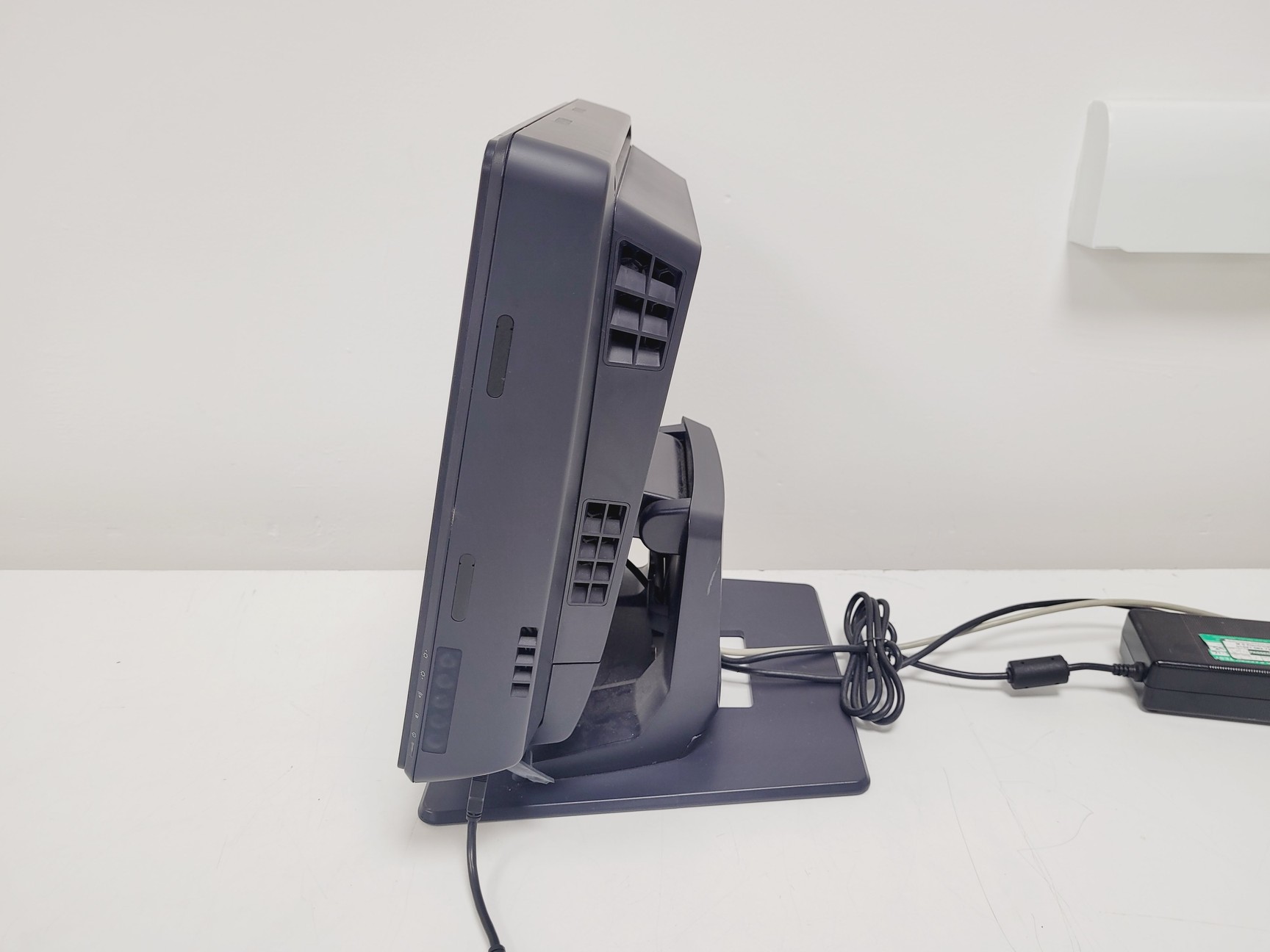Image of Seahorse Bioscience XF24 Extracellular Flux Analyser W/ PC and Software