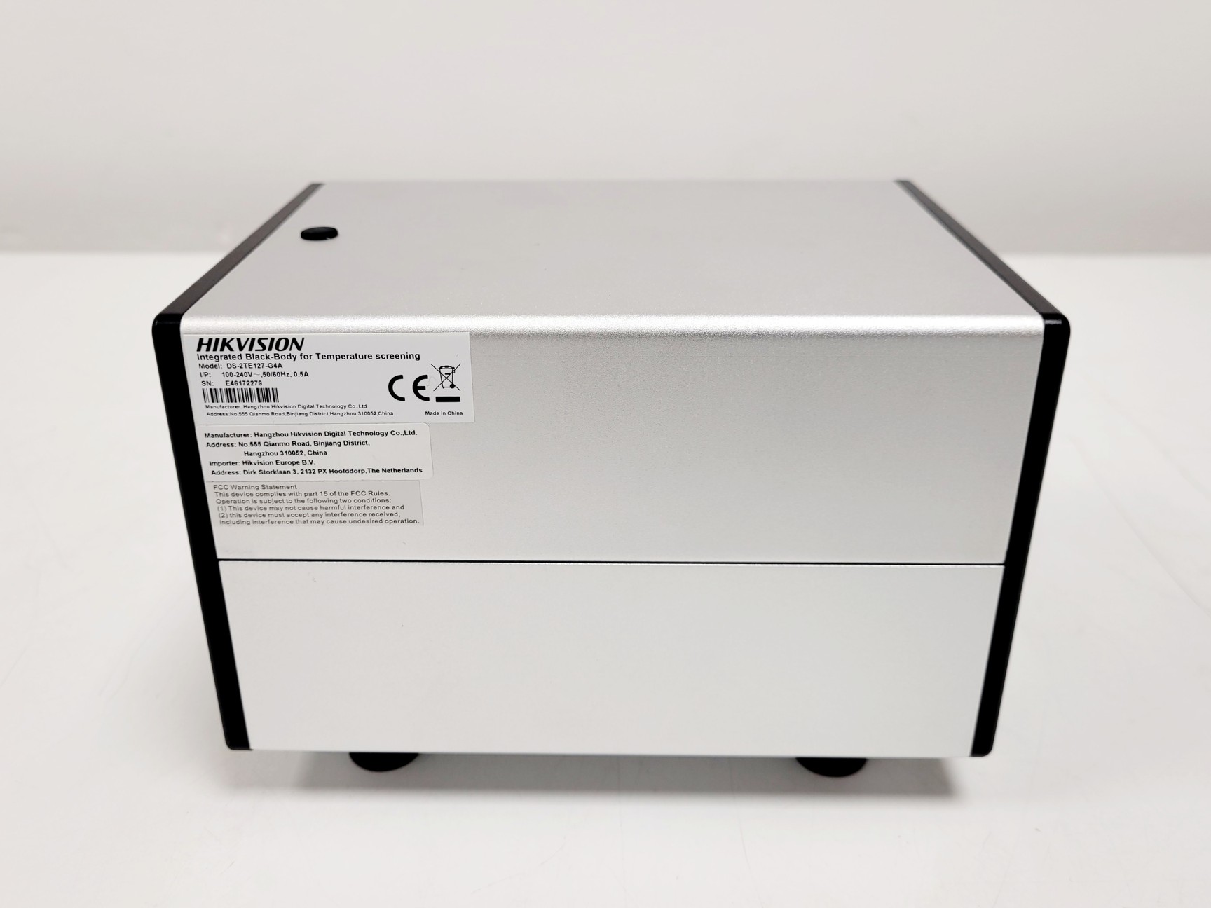 Image of Hikvision DS-2TE127-G4A Black Body Precision Thermal Calibrator