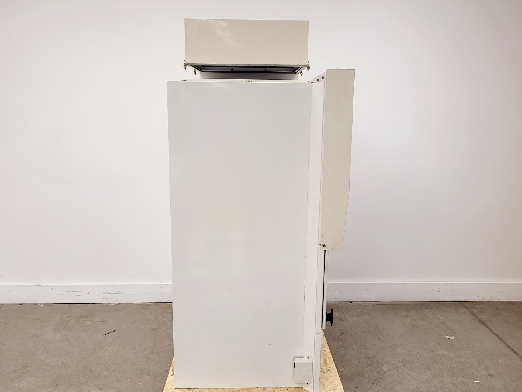 Image of Microflow Class 2 Biological Safety Cabinet Model No. M50723/1