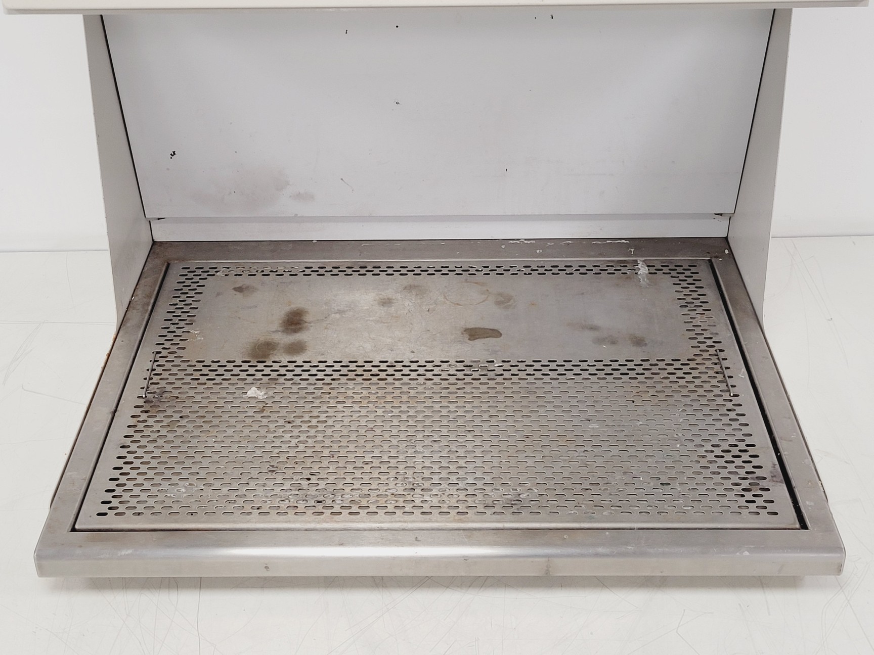 Image of Labcaire WS-6 Downflow Workstation Lab
