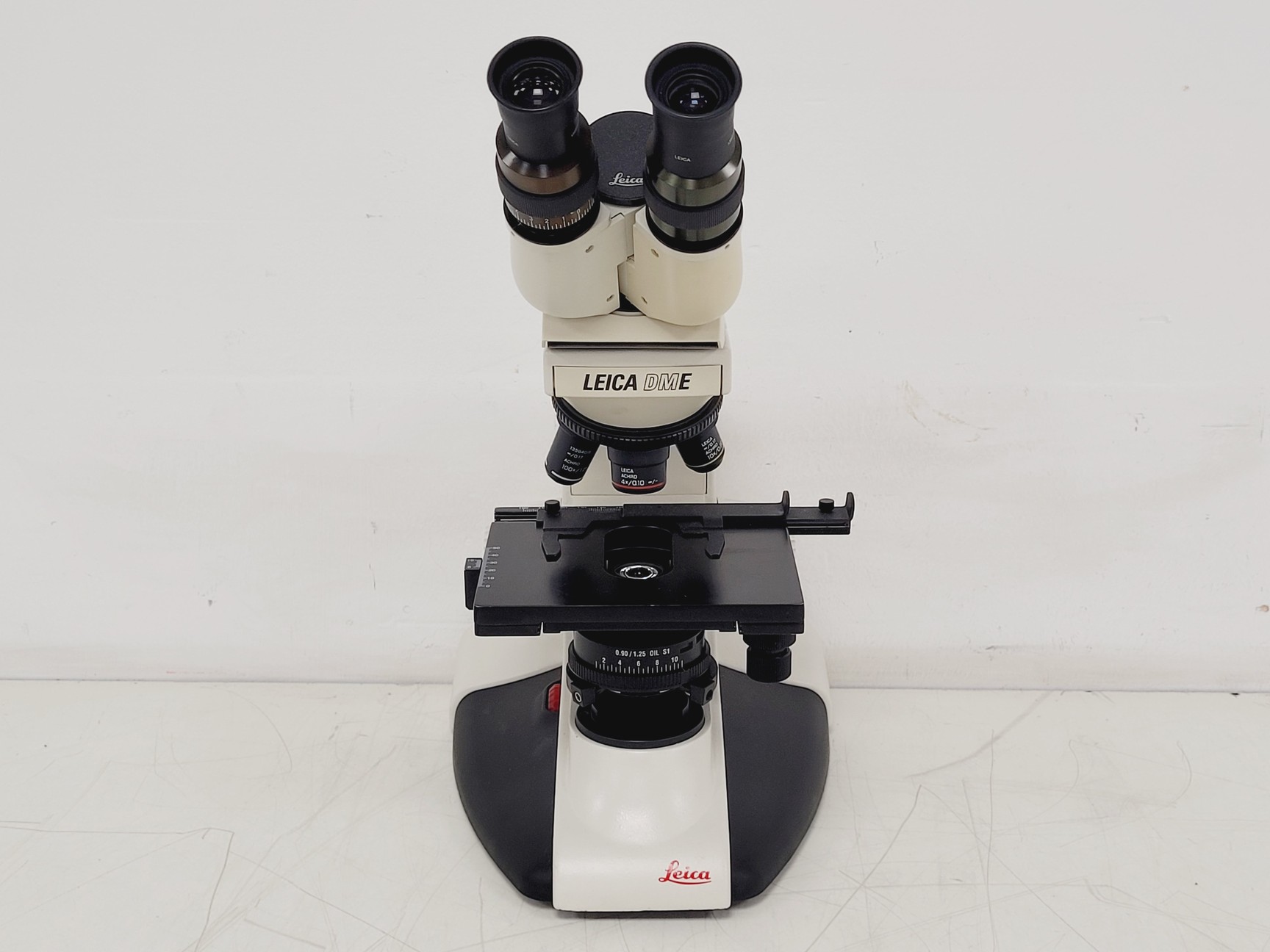 Image of Leica DME Compound Microscope W/ 4x/10x/40x/100x Objectives