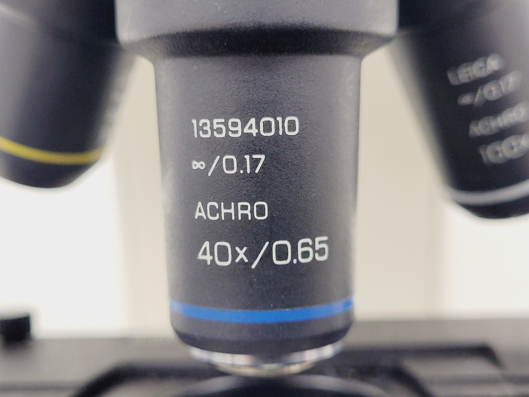Image of Leica DME Compound Microscope W/ 4x/10x/40x/100x Objectives