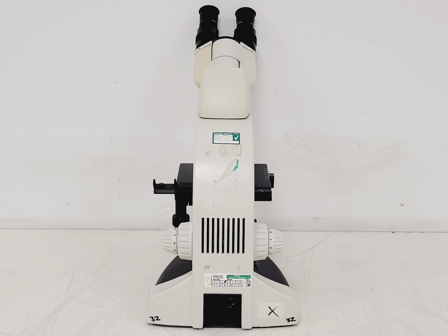 Image of Leica DME Compound Microscope W/ 4x/10x/40x/100x Objectives