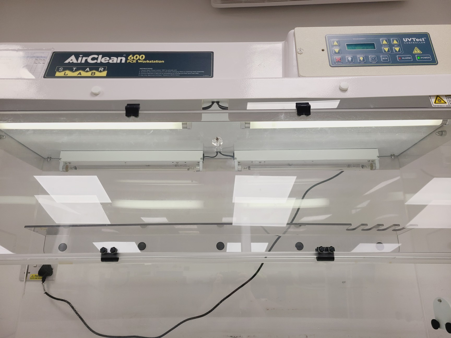 Image of Starlab AC648DBC AirClean 600 PCR Workstation Lab