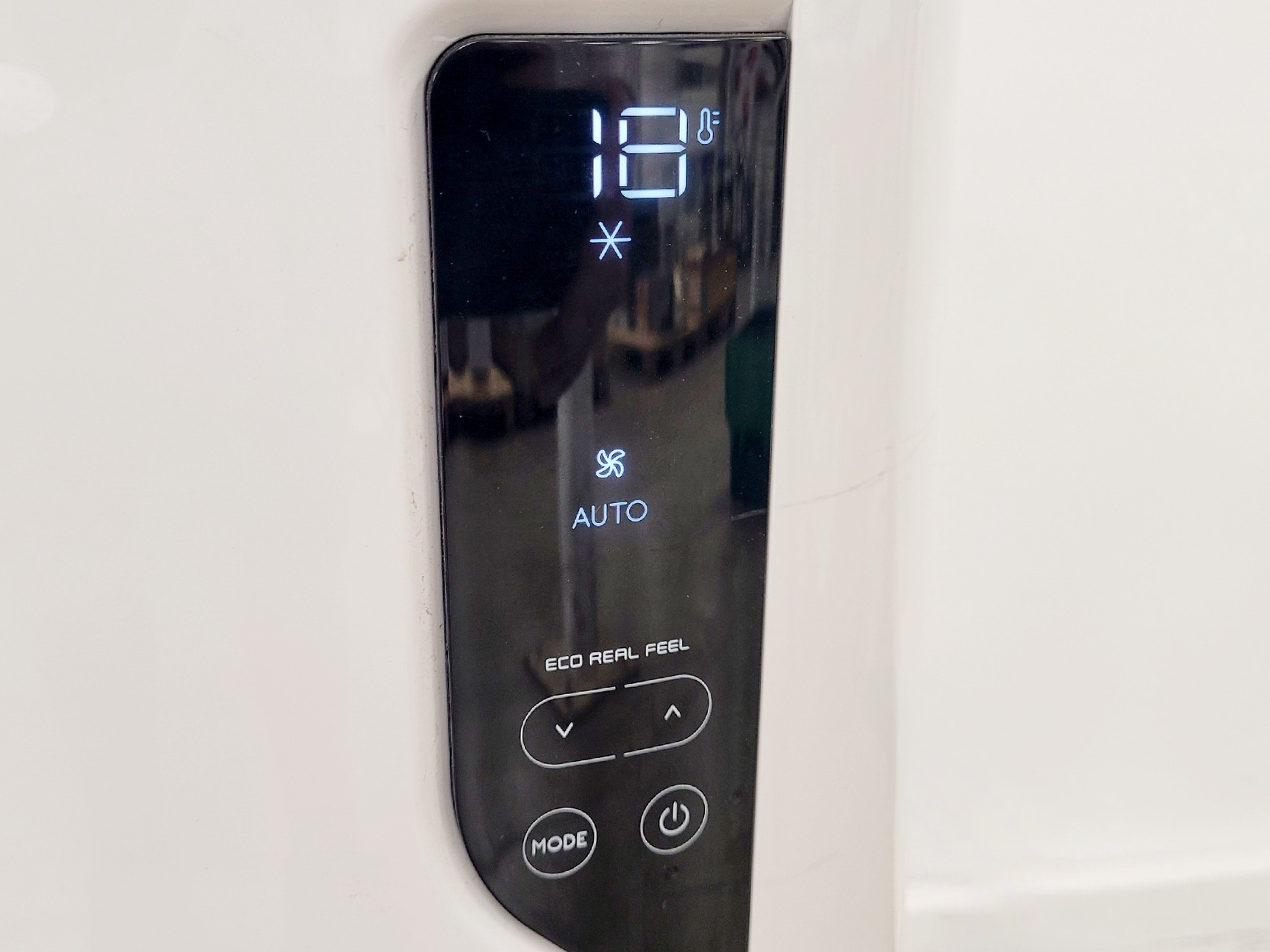 Image of DeLonghi PAC EL98 ECOREAL FEEL 3kW Air Conditioning Unit