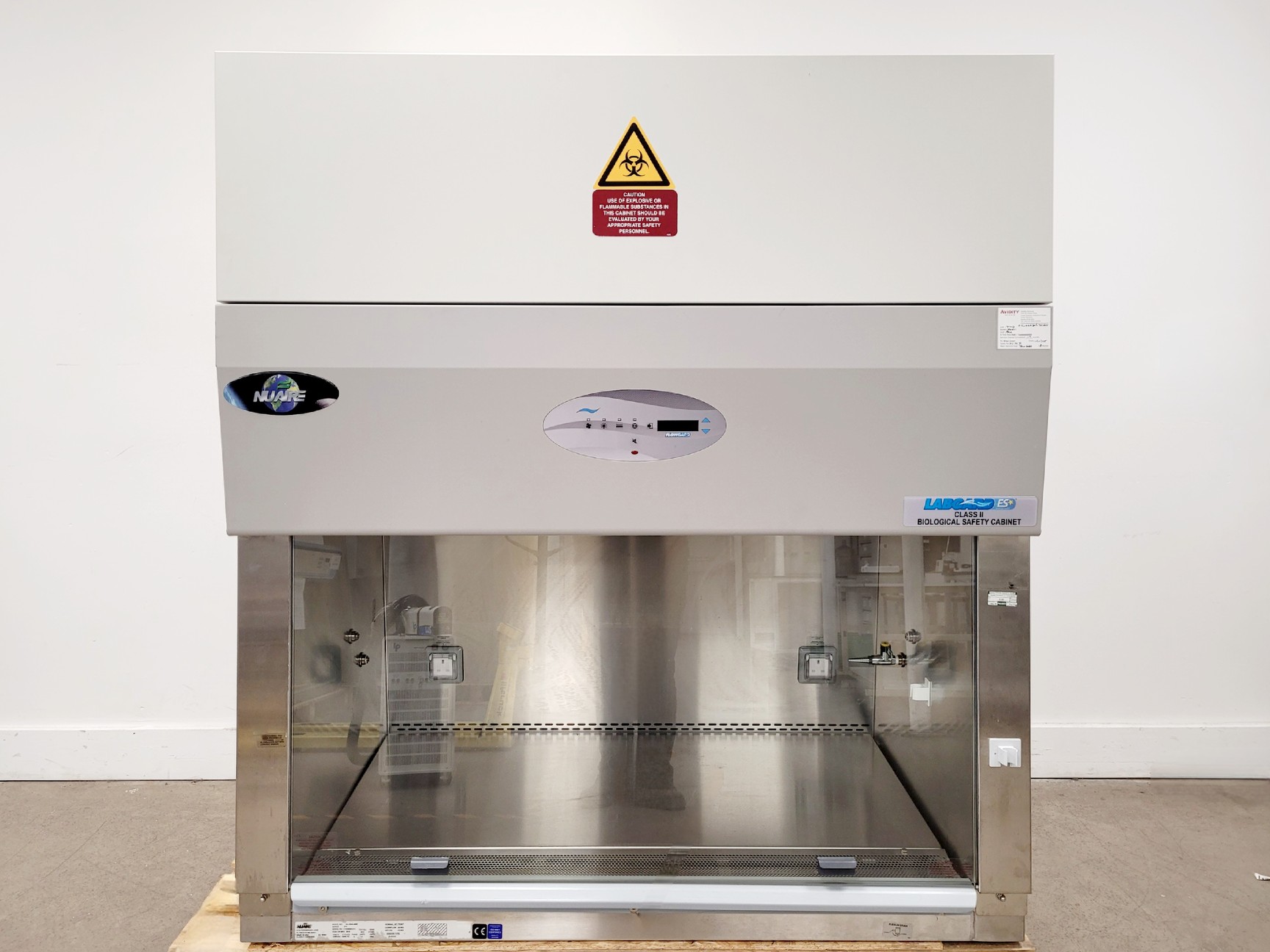 Image of Nuaire NU-S543-400E Labgard ES Class II Biological Safety Cabinet