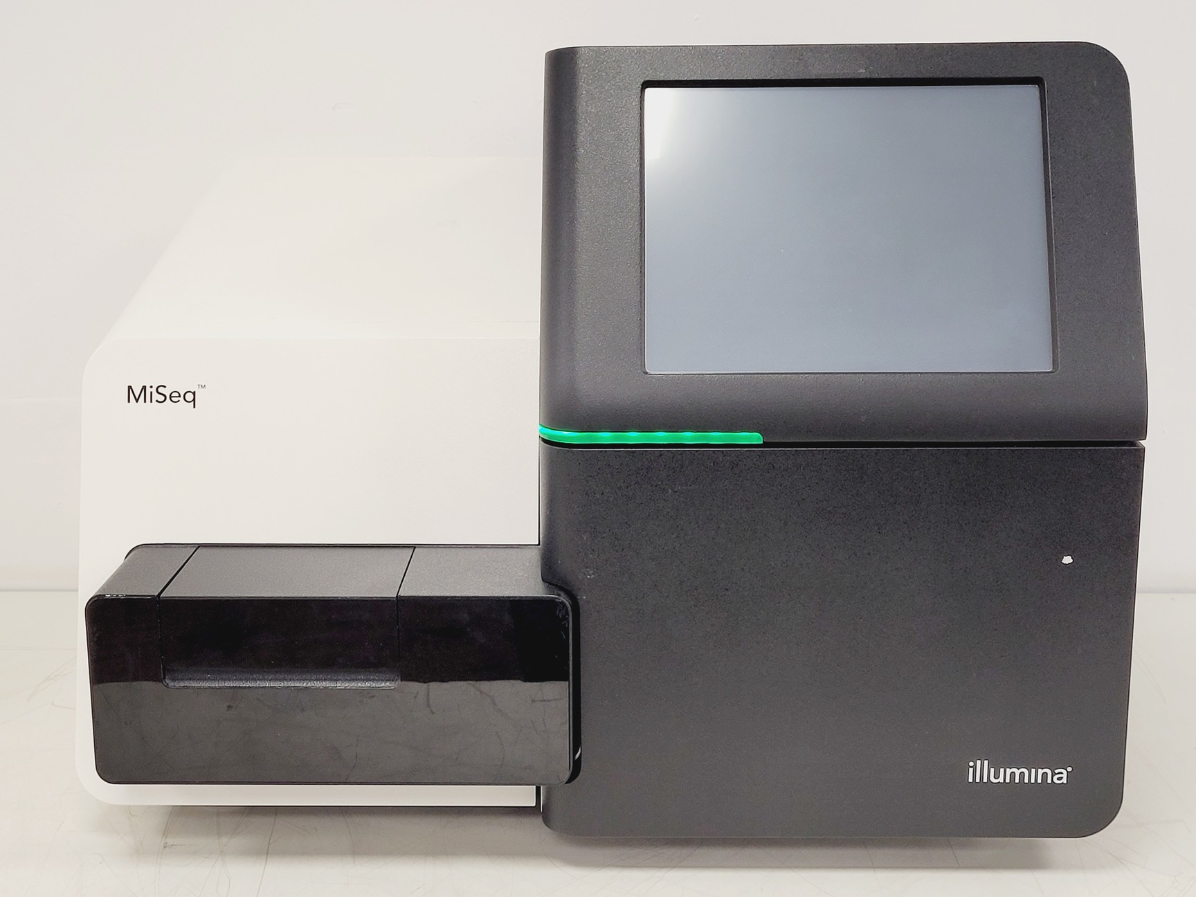 Image of Illumina MiSeq DNA Sequencer System Lab