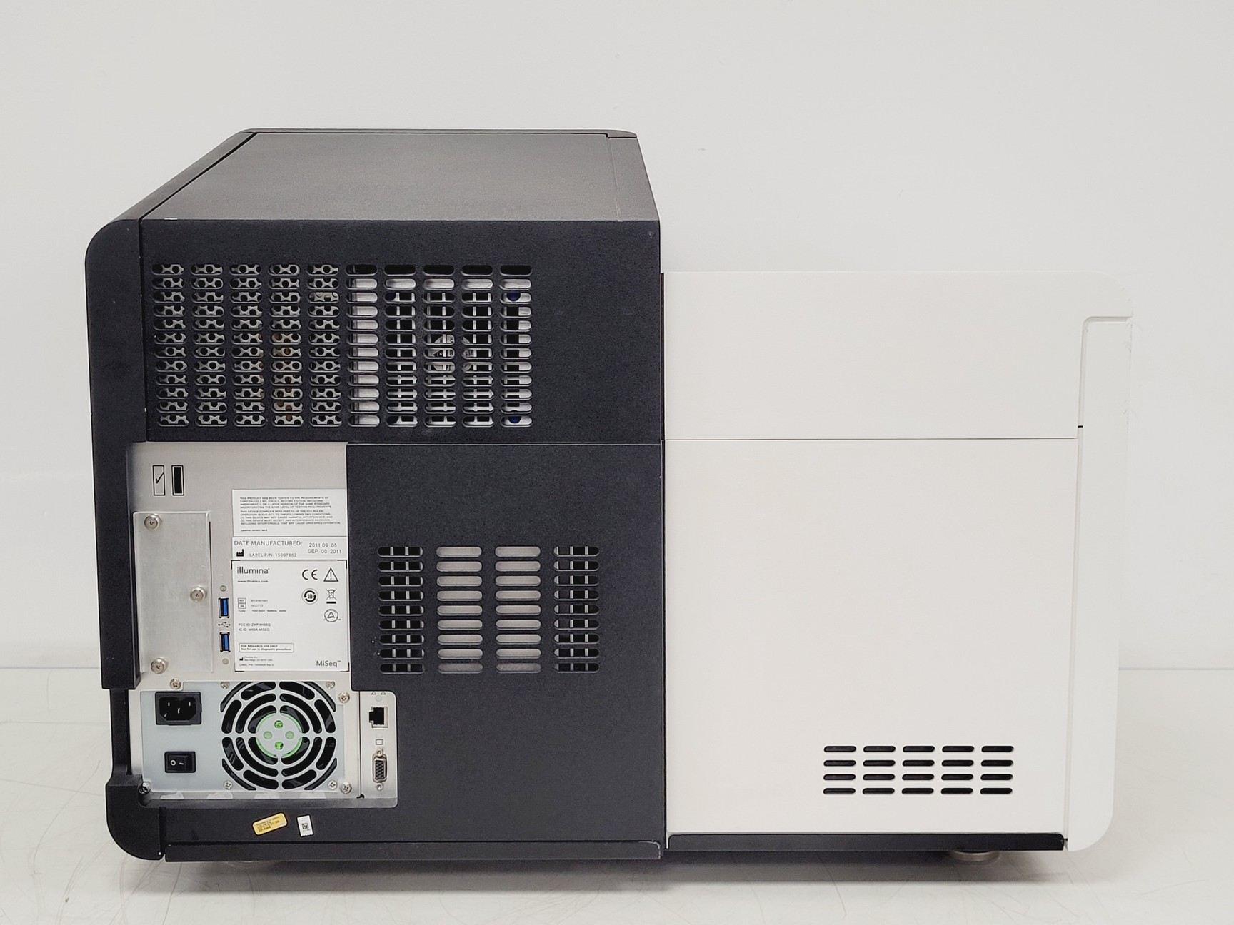 Image of Illumina MiSeq DNA Sequencer System Lab