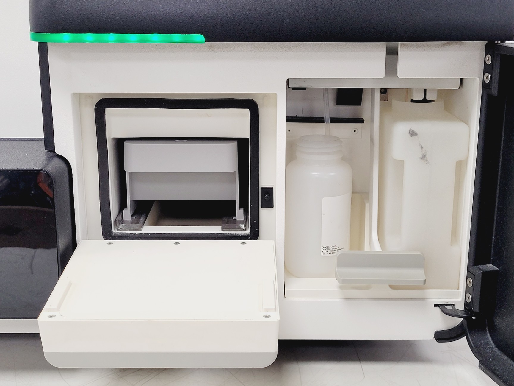 Image of Illumina MiSeq DNA Sequencer System Lab